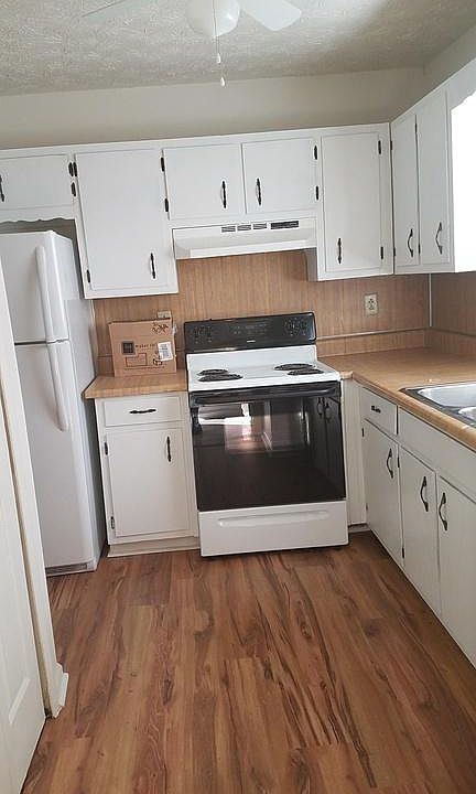 2nd image of 3800 Travis Trce