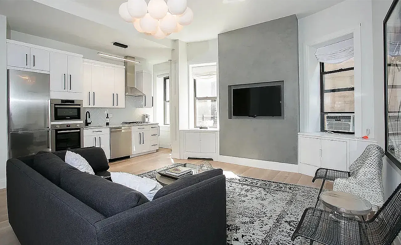 342 West 56th Street — Photo 3