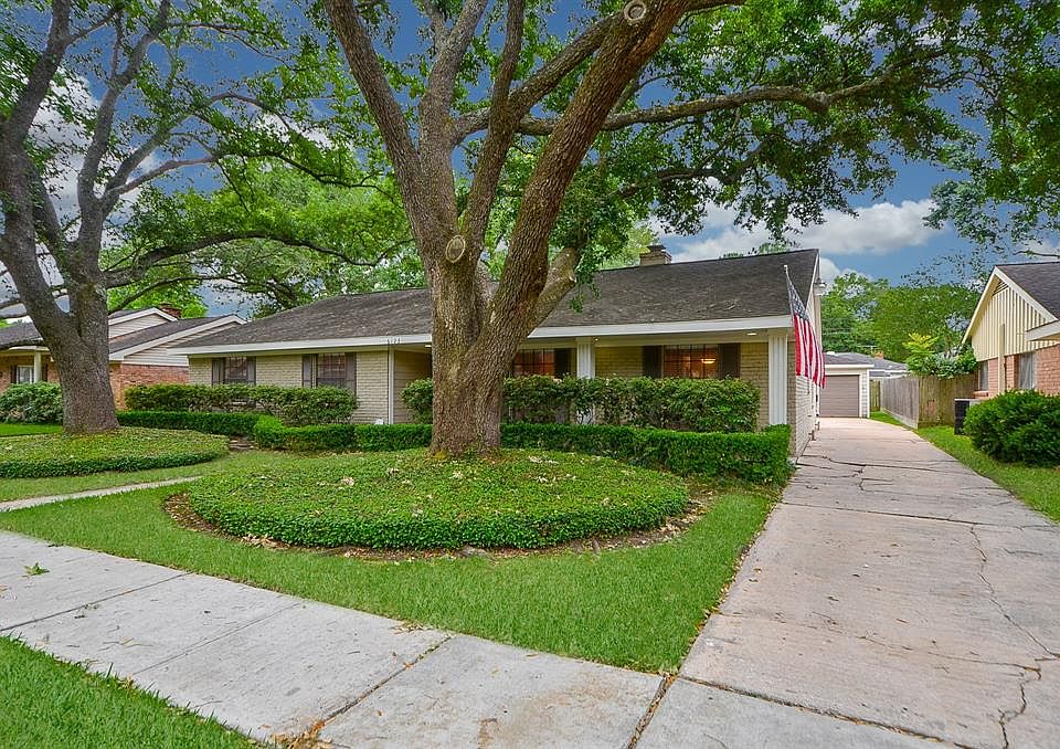 1st image of 6123 Dumfries Dr