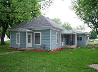 704 9th St, Aurora, NE 68818