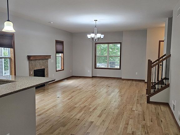 4th image of 7146 Belle Fontaine Blvd