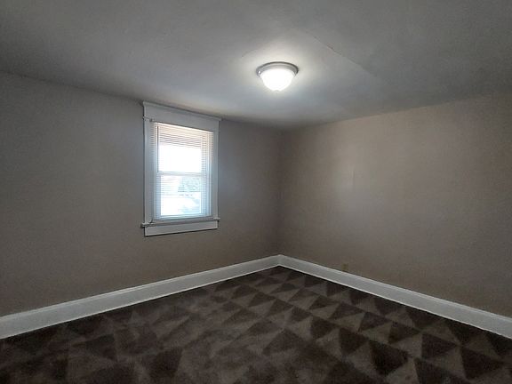 4th image of 173 Grant St
