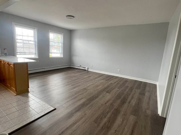 762 Tompkins Ave #2
