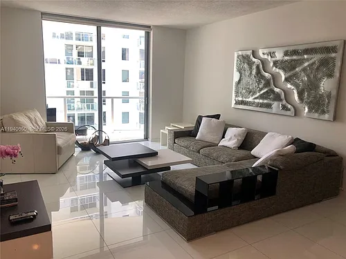 1060 Brickell Ave Photo 1