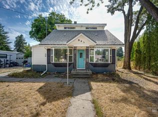 843 Mabelle St, Moscow, ID 83843