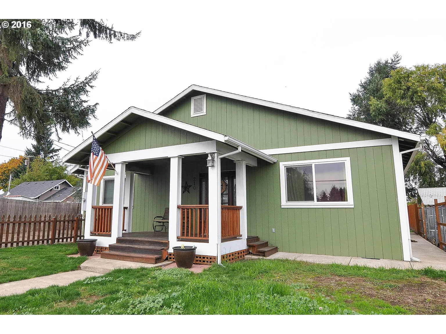 210 Nursery St photo 1