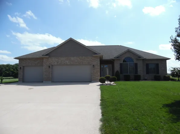 2204 Eaglebrooke Cir, Celina, OH 45822