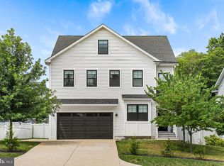 8006 Fort Hunt Rd, Alexandria, VA 22308