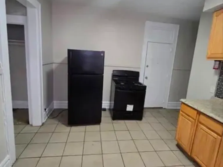 81 Montgomery Ave #2F — Photo 9