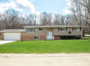 1002 201st St, Ionia, IA 50645