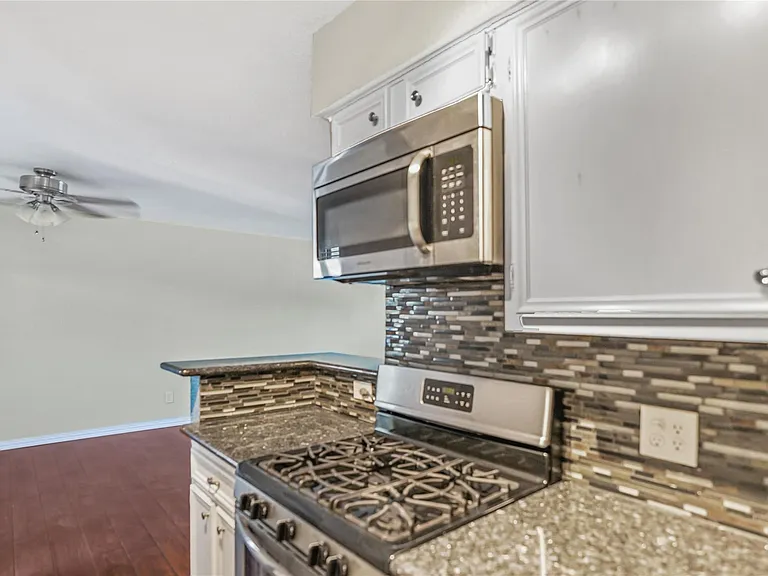 419 Marshall St #10 — Photo 5