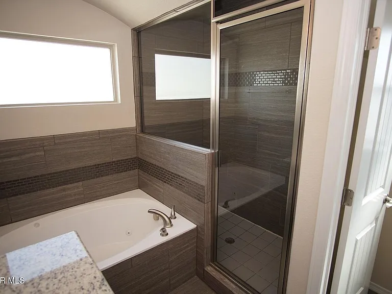 2136 William Caples St — Photo 15