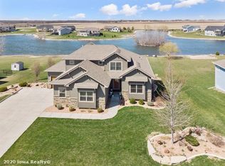 121 Lake Shore Dr, Dallas Center, IA 50063