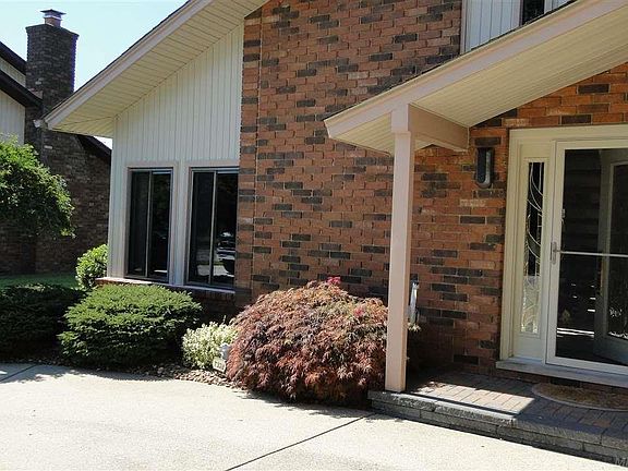 3rd image of 7322 Parklane Dr