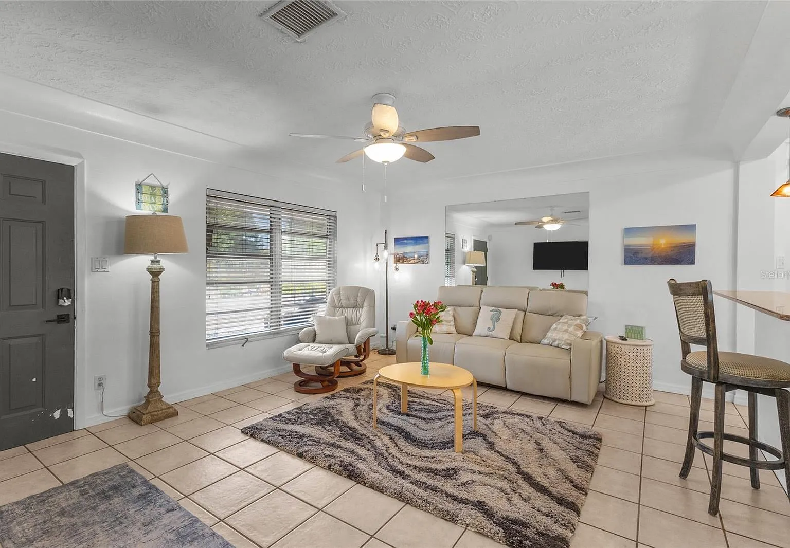 3 bed, 1376 sqft, $2,650 — Photo 3