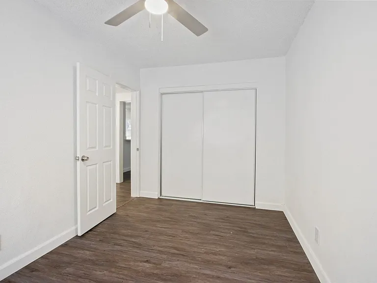 Westminster Apartments — Photo 23