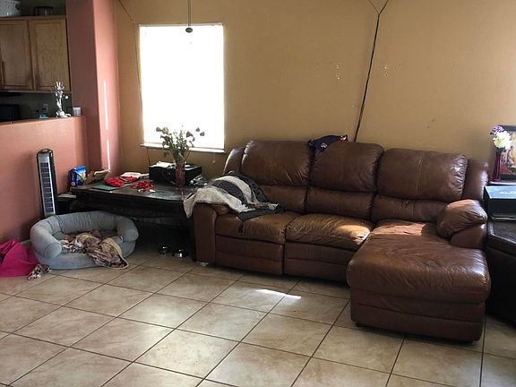 3rd image of 12522 W Valentine Ave