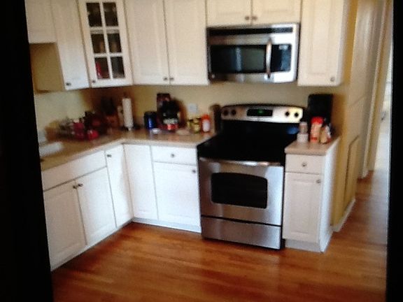 3rd image of 701 W Hillgrove Avenue # Fl 2nd