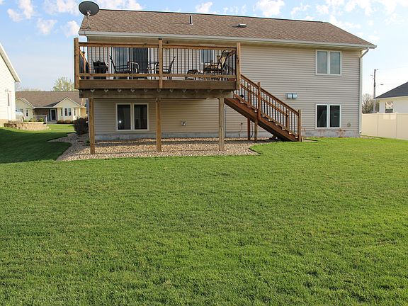 5th image of 720 Liinhaven Ln NE