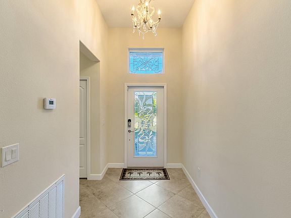 5th image of 6259 Van Ness Dr
