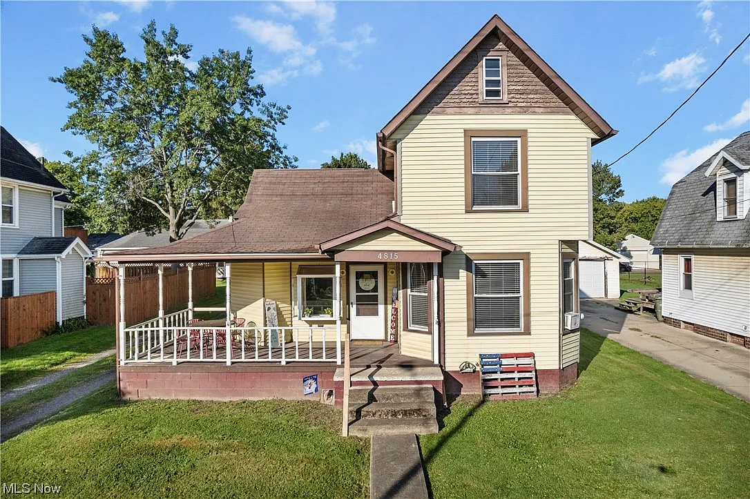 4815 Ridge Ave SE photo 1