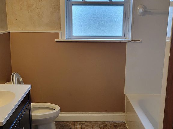 5th image of 4989 Glenway Ave