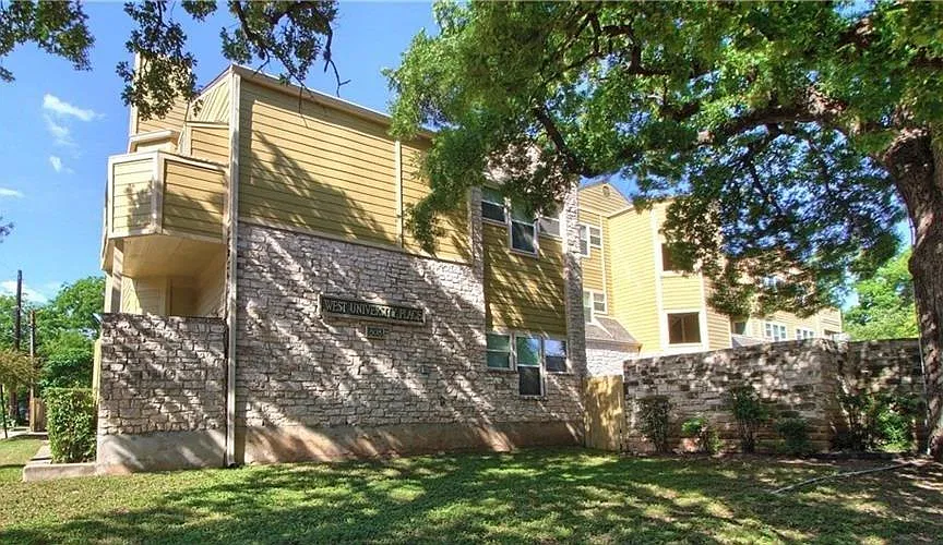 2 bed, 2.0 bath, 919 sqft, $1,895 — Photo 1