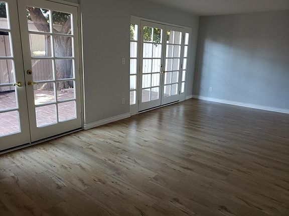 4th image of 18144 Killion St Unit 6