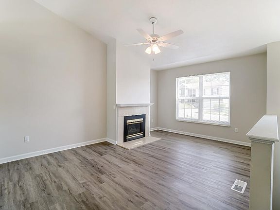 4th image of 3623 Mitten Dr