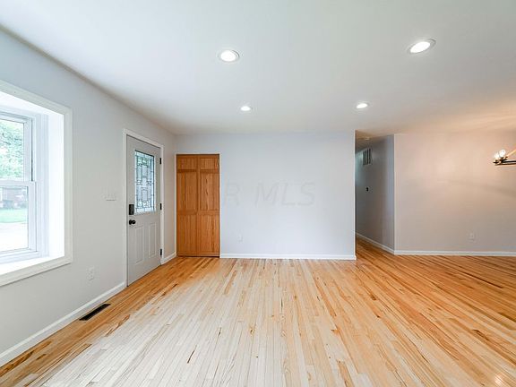 3rd image of 4778 Glendon Rd