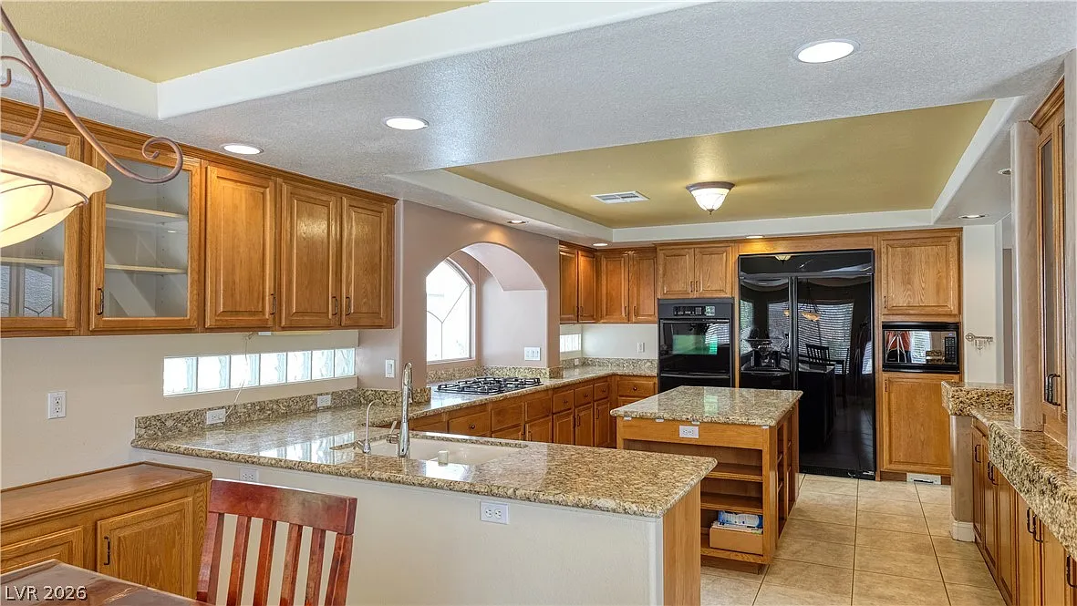 5 bed, 3.5 bath, 5440 sqft, $5,500 — Photo 4