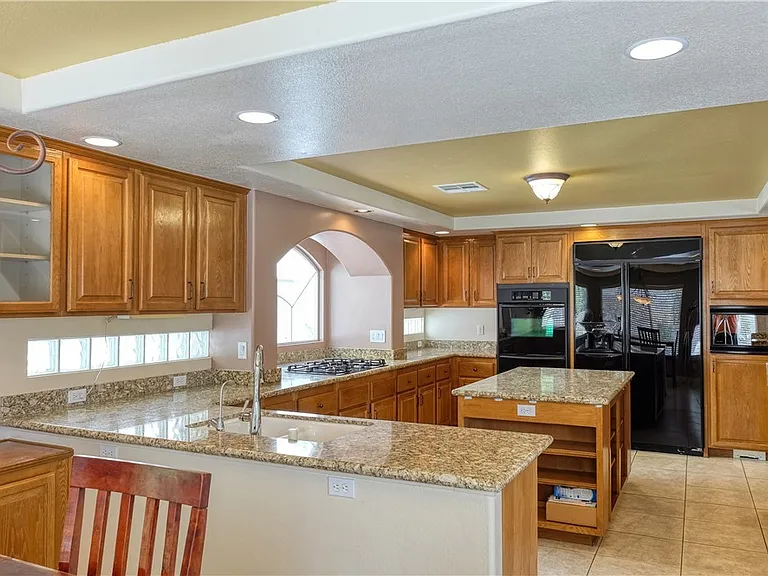 3924 Royal Scots Ave — Photo 4
