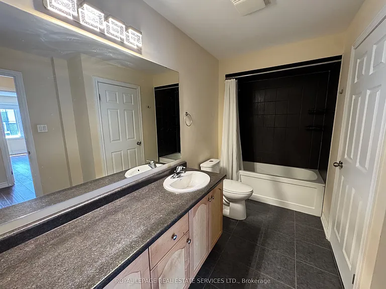 181 Plains Rd W #47 — Photo 28