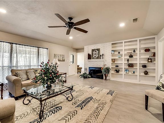 5th image of 2809 Canongate Dr