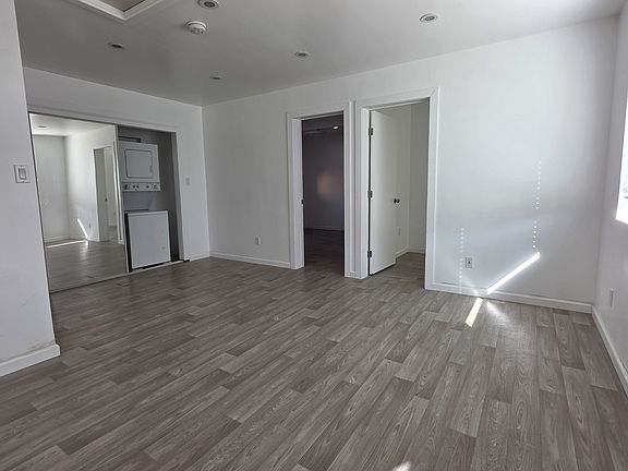 5th image of 8034 Ney Ave