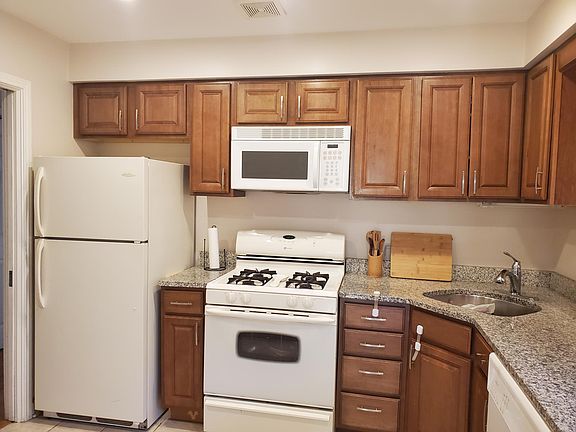 5th image of 8617 Trumbull Ave #2