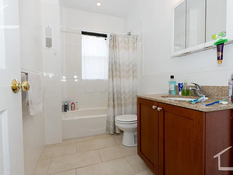 76 Quint Ave #13 — Photo 12