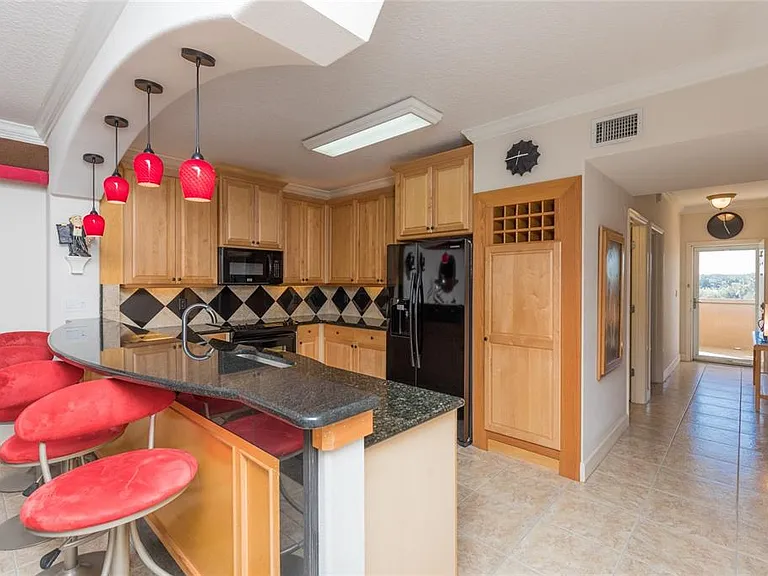 80 Surfview Dr #103 — Photo 3