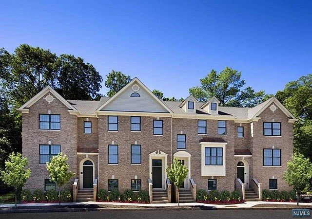 1st image of 4 Bloomfield Ave #4