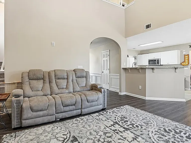 217 Sandy Ln — Photo 4