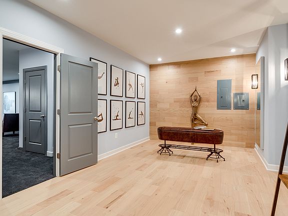 Versatile exercise room