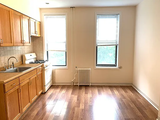 Rented by Ulas Real Estates Inc | media 16