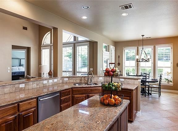 3rd image of 12205 Las Flores Dr