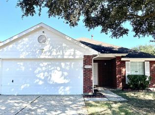 9202 Aberdeen Lake Dr, Houston, TX 77095
