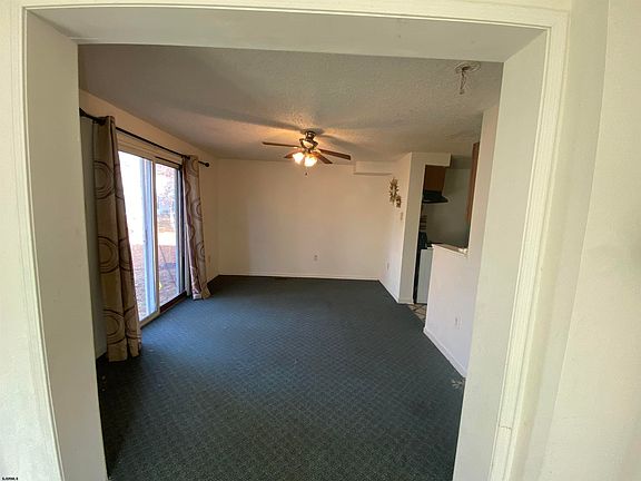 3rd image of 88 Theresa Ct #88