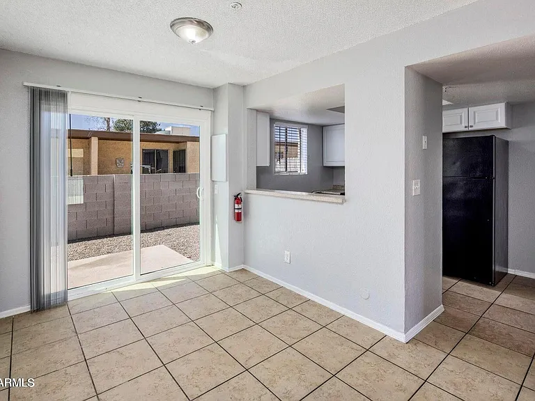 3823 N 23rd Dr — Photo 5