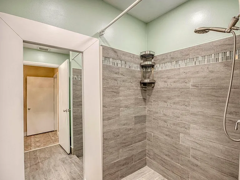 9109 SW 21st St E — Photo 14