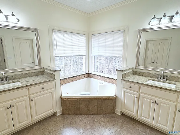 1319 Chesterfield Rd SE — Photo 26