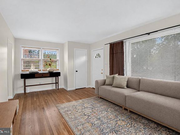 3rd image of 5207 59th Ave