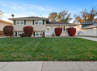 8036 Beech Ave, Munster, IN 46321